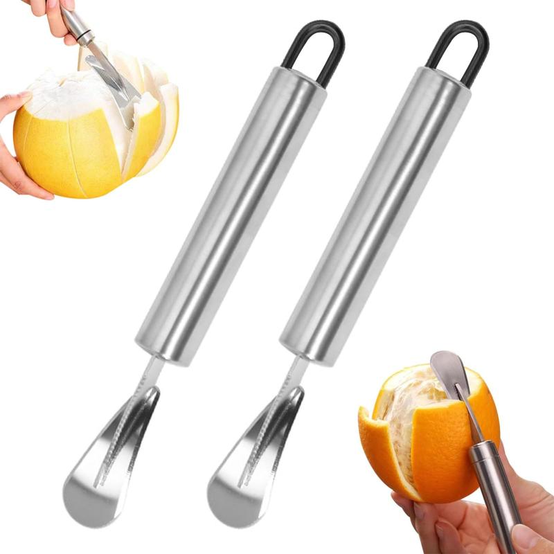2個 柑橘類の皮むきツール グレープフルーツの皮むき器 皮むき器 ステンレス製 レモンの皮むき器ツール オレンジ皮抜き 素早く剥く 簡単 安全に剥ける 手保護 防錆 軽量 レモン 柑橘類 果丈夫で耐久性: このグレープフルーツの皮むきツールは、グレープフルーツやその他の柑橘類の厚い皮を簡単に切断できるように設計されており、ジューシーな果肉を簡単に楽しむことができます。 ステンレス素材を使用しており、丈夫で錆びません。グレープフルーツの皮を簡単にむく：当社のグレープフルーツの皮むきツールは実用的な鋸歯状のデザインを採用しており、グレープフルーツの皮を素早く効率的に剥くことができます。 イライラするこぼれに別れを告げて、便利で多用途な柑橘類の下ごしらえをお楽しみください。快適なグリップ：このオレンジピーラーは湾曲したハンドルデザインを採用しており、グリップ力が高く、滑りにくく実用性があり、非常に便利です。 柑橘類の厚い皮はもちろん、果物の薄い皮も楽々切れます使いやすい：このオレンジピーラーは使いやすく、グレープフルーツを開いたり、柑橘類の皮をむいたりする労力を節約し、グレープフルーツや柑橘類を食べるのが簡単で楽しくなります。多目的：このステンレス鋼のグレープフルーツの皮むきツールは、グレープフルーツだけでなく、グレープフルーツ、レモン、オレンジなどの他の柑橘類の皮をむくのにも適しています。 刃が曲がったナイフなので、厚い皮を切り分けて果肉を簡単に分離できます。