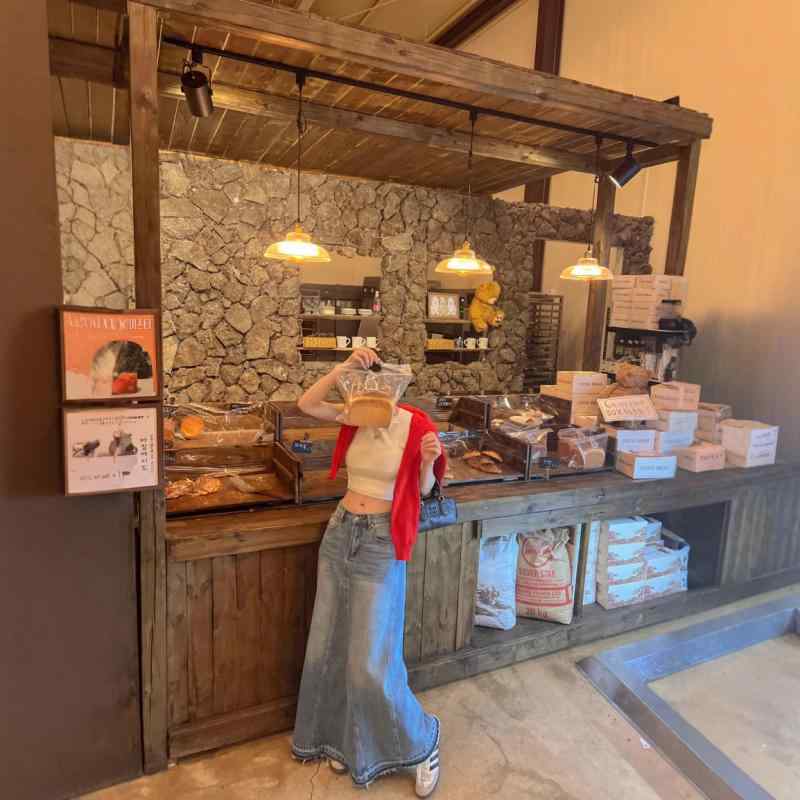 ・カテゴリ: 半身裙・スタイル: 御姐風、私服名媛・主な素材: 補足素材（スパンデックス30%未満）・スカートのデザイン: Aラインスカート・スカート丈: ロング丈・デザインの特徴: ポケット・カラー展開: デニムブルー・サイズ展開: S、M、L・伸縮性: なし