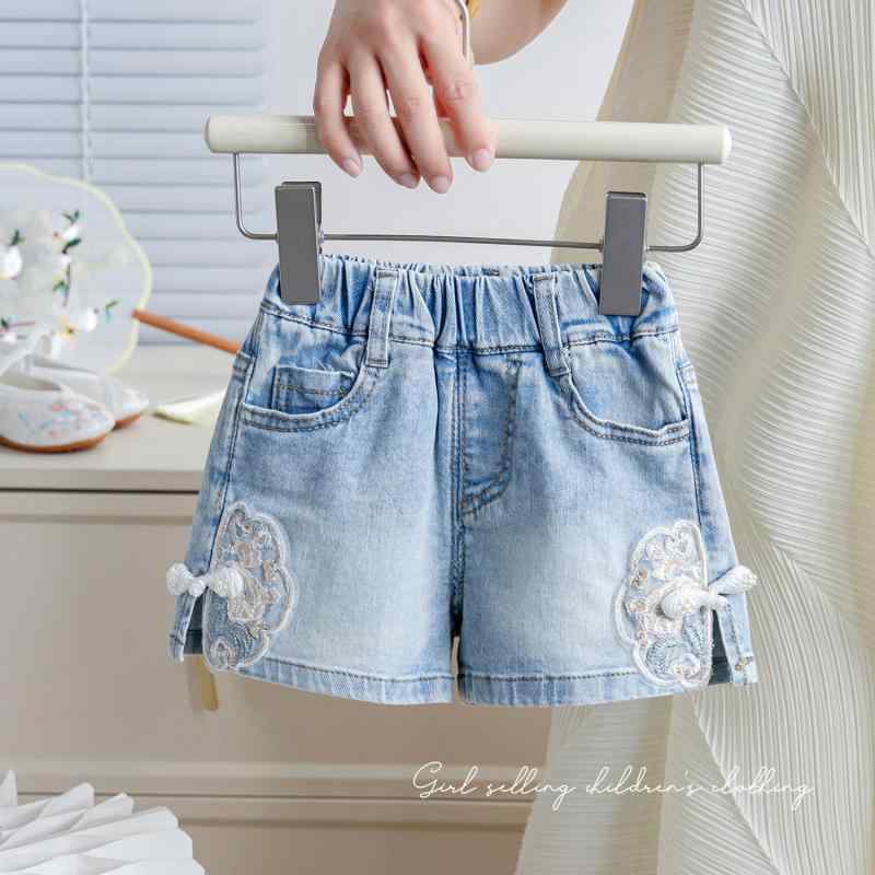 ・カテゴリ: キッズパンツ・スタイル: カジュアル、韓国風・素材: デニム（綿70%）・パンツ丈: ショートパンツ・対象性別: 女の子・対象年齢: 乳幼児（1～3歳、80～100cm）・生地加工: 柔軟加工・柄: 無地・デザイン特徴: 可愛い・股上: レギュラー・カラー: ブルー・対応身長: 80cm、90cm、100cm、110cm、120cm、130cm