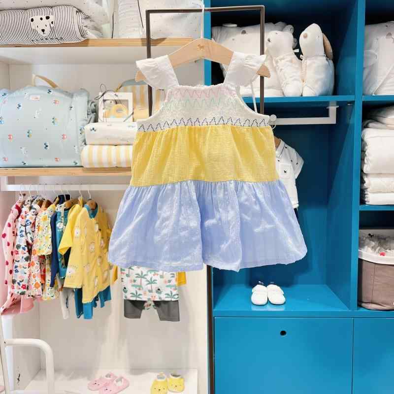・カテゴリ: 子供用ワンピース・スタイル: 韓国風・主な素材: 綿80%・デザイン: 吊りスカート、ジャンパースカート・安全基準: B類・カラー: ドッグ3色配色吊りスカート・サイズ展開: 90cm、100cm、110cm、120cm、13000g