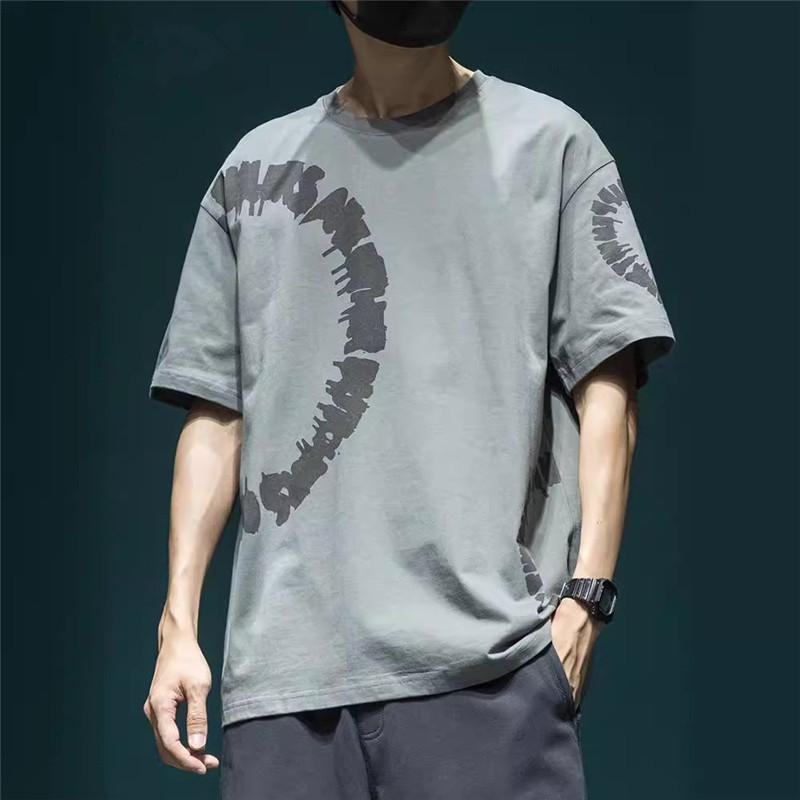 ・スタイル: 青春流行・主な素材: 綿100%・柄: 印花・シルエット: ルーズフィット・対象: 青年・タイプ: プルオーバー・ネックライン: クルーネック・袖丈: 半袖・フード: なし・生地の厚さ: 普通・着用シーン: カジュアル・デザイン詳細: プリント・プリントテーマ: クリエイティブ・ユニーク・加工技術: プリント、染色・カラー展開: チャコールグレー、ブラウン・サイズ展開: M（体重50〜62.5kg）、L（体重62.5〜72.5kg）、XL（体重72.5〜80kg）、2XL（体重80〜90kg）、3XL（体重90〜100kg）、4XL（体重100〜110kg）・カテゴリ: Tシャツ・袖の種類: レギュラー・重量: 約260g・素材機能: 通気性、吸湿速乾・対象性別: 男性