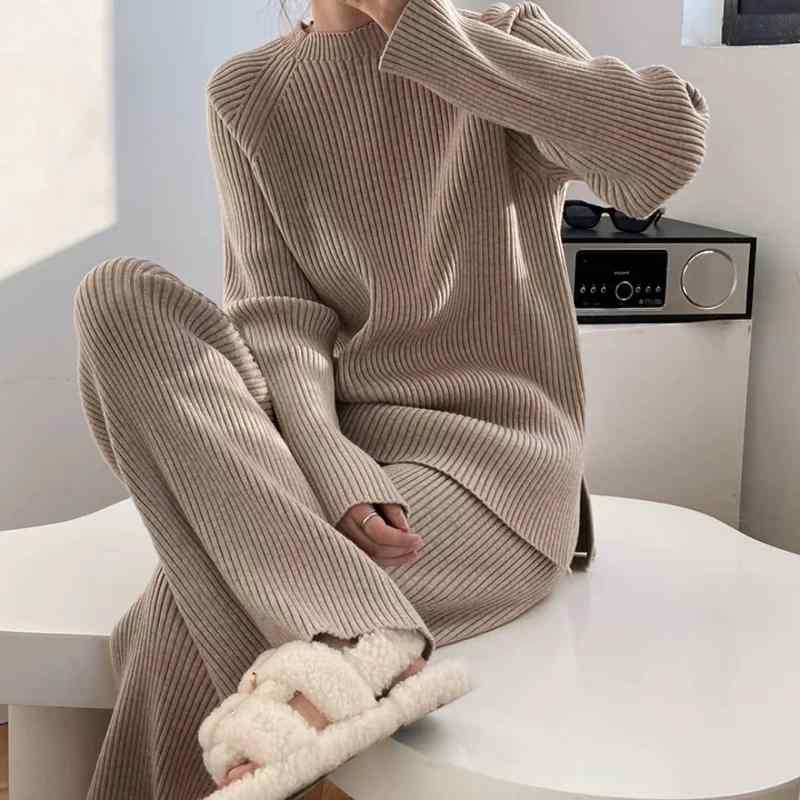 韓国 風 レ トロ 冬 服 新作 保温 万能の オープンセーターニットワイドレギンスの パンツ リラックス 風の 2つの セット レディース トレンド貨物番号: 1139パターン: 純色パンツ長さ: パンツ流行の要素: ストライプクラフト: ニット発売年/季節: 2022年冬生地名: 包み糸メイン生地成分: アクリルカラー: グレー,黒,杏色,カーキ色,コーヒー色,紺色サイズ: ワンサイズスタイルタイプ: 雰囲気通勤メイン生地成分含有量: 30% (含む)-50% (含まない)スタイル: 通勤風セットデザイン: パンツセットスタイルタイプ: エレガント適用性別: 女性スリーブタイプ: 通常の袖袖の長さ: 長袖製品カテゴリ: カジュアルスーツ・東南アジア・アフリカその他