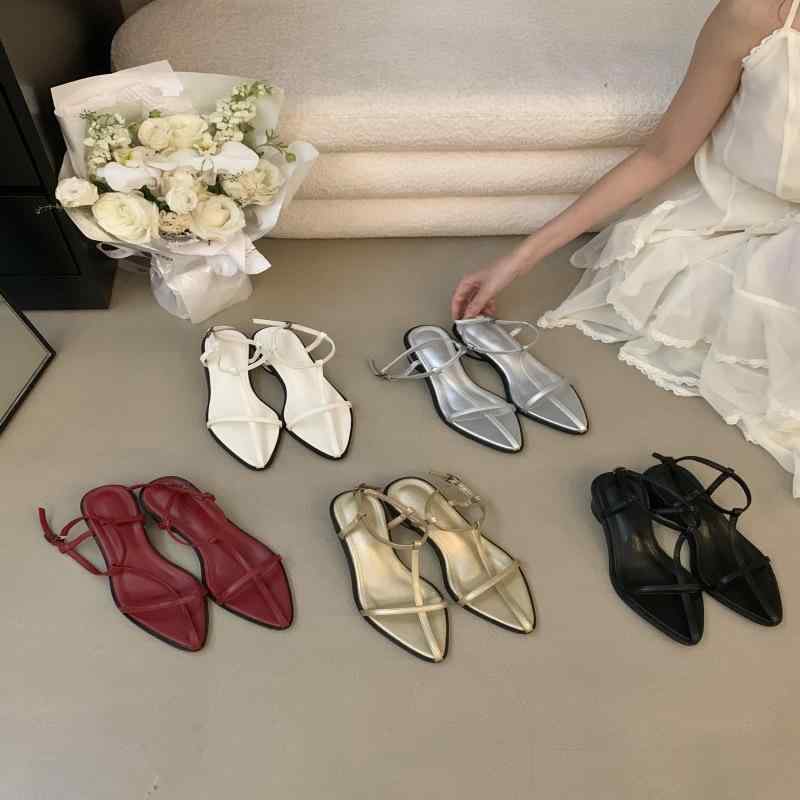 ・カテゴリ: 罗马凉鞋・スタイル: 韓国風・カラー展開: ブラック、アイボリー、レッド、ゴールド、シルバー・サイズ展開: 35、36、37、38、39・つま先の形状: ポインテッドトゥ・靴底素材: PU・裏地素材: PU