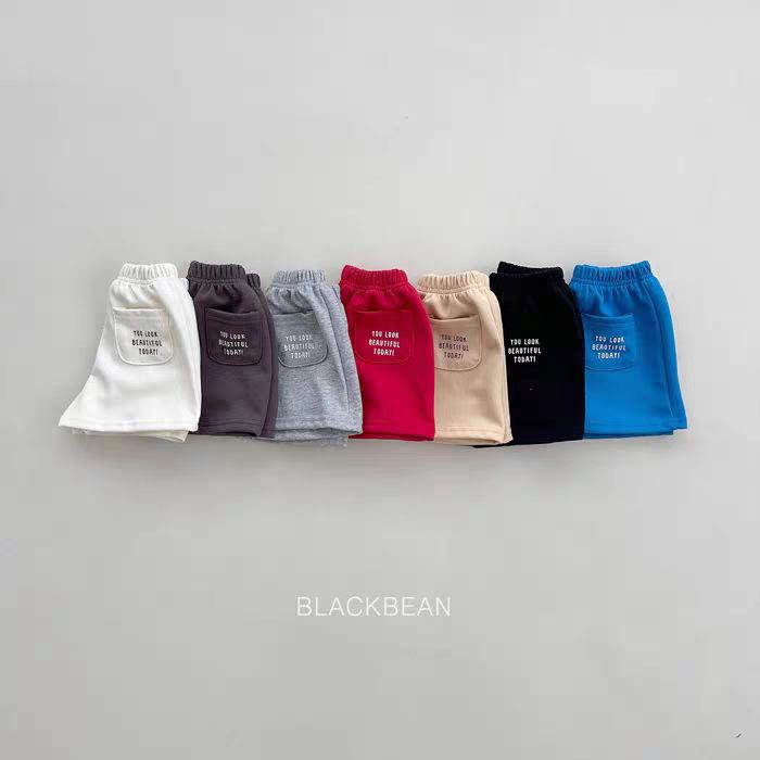 ・カテゴリ: キッズパンツ・スタイル: カジュアル・素材: 綿95%・パンツ丈: ショートパンツ・対象性別: ユニセックス・対象年齢: 新生児（0～1歳、80cm以下）・生地加工: 柔軟処理・柄: 無地、スポーツ、キャラクター・股上: 中腰・カラー展開: レッド、ホワイト、グレー、ブラック、ブルー・サイズ展開: 73cm、80cm、90cm、100cm、110cm、120cm