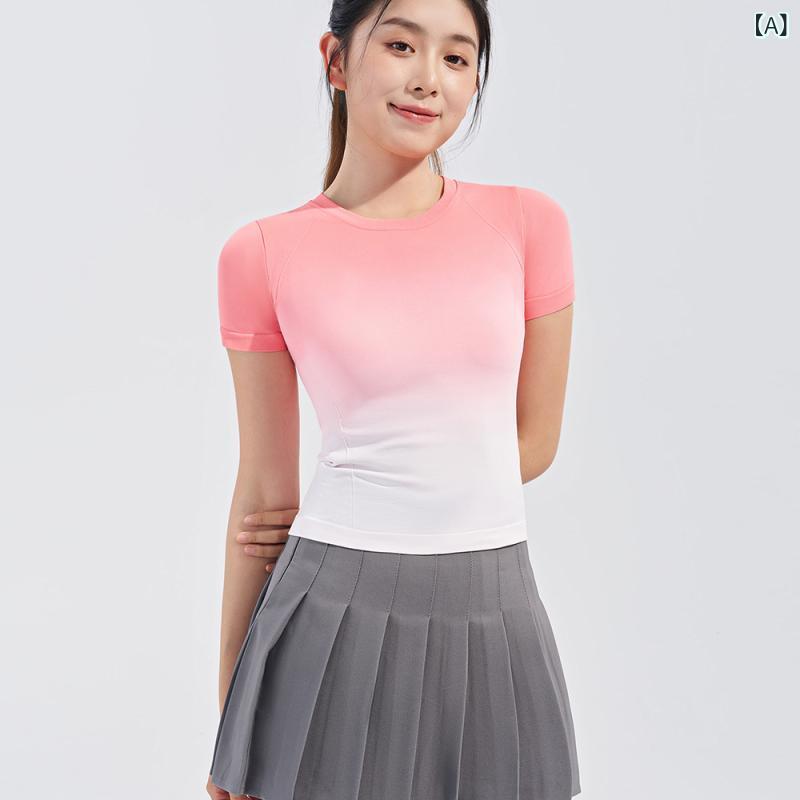 ・カテゴリ: Tシャツ・機能: 高伸縮性・対象性別: レディース・柄: ボーダー、無地、花柄・サイズ誤差範囲: 1〜2cm・素材: ナイロン92%、ポリウレタン8%・カラー展開: グラデーションピンク、グラデーションパープル、グラデーションイエロー、グラデーショングリーン、グラデーションブルー、グラデーションブラック・サイズ展開: S（80-95）、M（95-105）、L（105-120）、XL（120-135）、2XL（135-150）・推奨シーン: ランニング、フィットネス、スポーツ、サイクリング、ダンス、テニス、バドミントン、卓球、球技全般・袖丈: 半袖・着用方式: プルオーバー・ボトムススタイル: ストレート・丈感: ヒップ丈・シルエット: レギュラーフィット・対象: 大人用対象: 成人
