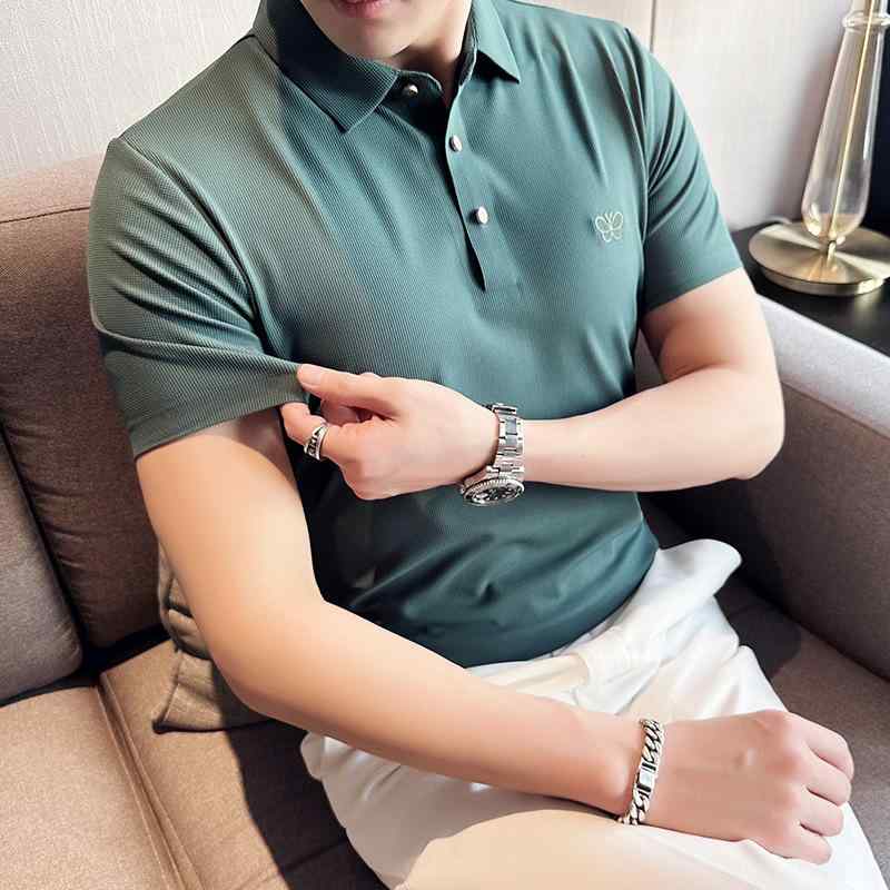 ・カテゴリ: POLOシャツ・スタイル: ビジネス通勤・袖丈: 半袖・シルエット: スリムフィット・柄: 無地・ディテール: 刺繍、スリット・生地の厚さ: 薄手・主な素材: コットン混紡（コットンの含有量82%）・機能性: 高伸縮、アイロン不要・着用シーン: カジュアル・カラー展開: ホワイト、ブラック、カーキ、グリーン・サイズ展開: M（推奨体重50-55kg）、L（推奨体重55-62.5kg）、XL（推奨体重62.5-67.5kg）、XXL（推奨体重67.5-75kg）、3XL（推奨体重75-82.5kg）、4XL（推奨体重82.5-90kg）