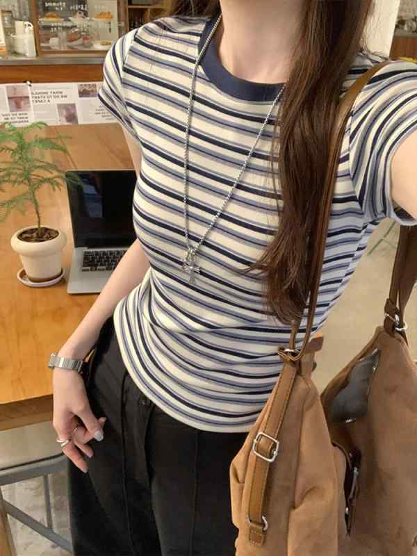 Tシャツ レディース 半袖 カットソー トップス カットソー女性用 綿 100% 100 ％ コットン クルーネック 正肩 リブ ストライプ柄 細見え 痩せ見え ショート丈 ミニ丈 インナー 重ね着 タイト スリ ムフィット カジュアル アメリカン レト