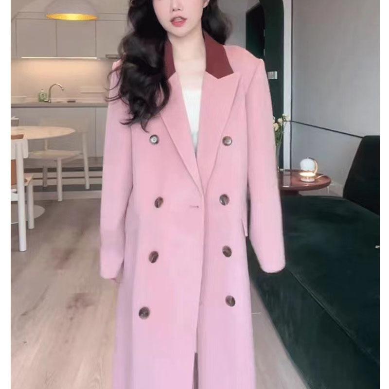 コート レディース 秋冬 韓国風 ゆったり ウール素材 ボタン 着痩せ ミドル丈 フレンチ クラシック 高級感 ベージュ シンプル 無地 厚手 防寒 暖かい アウター 通勤 通学 お出かけ カジュアル 大人かわいい・素材: ポリエステル・シルエット: 直筒型・着丈: 中長丈（65cm-80cm）・袖丈: 長袖・袖のタイプ: 通常袖・襟の形: POLO襟・カラー展開: ピンク・サイズ展開: S, M, L, XL・スタイル: 通勤スタイル・対象年齢: 大人・対象性別: 女性・製品カテゴリ: アウター