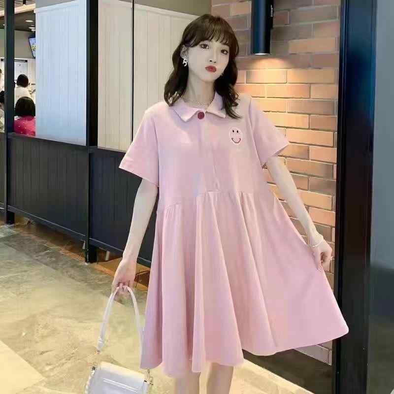 ワンピース マタニティ レディース 半袖 ポロ襟 Aライン ミモレ丈 春夏 妊婦服 おしゃれ ゆったり 体型カバー・カテゴリ: ワンピース・襟: POLO襟・袖丈: 三分袖・主な素材: ポリエステル95%以上・柄: アニメキャラクター・スカート丈: ミディアム丈・カラー展開: ピンク、ブルー、ホワイト・サイズ展開: M、L、XL、2XL、3XL・スカートシルエット: Aライン・スタイル: カジュアル・流行の要素: ボタン・袖型: 通常袖・工法: 刺繍