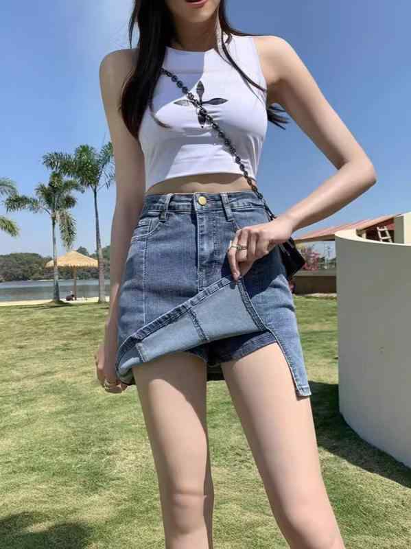 デニムスカート レディース Aライン ミニ丈 台形スカート ショート丈 キュロットパンツ インナーパンツ付き スリット入り ハイウエスト タイトスカート ストレッチ カジュアル 着痩せ 美脚 春夏・加工: 吊り染め・素材: デニム・主素材: 綿、ポリエステル・スカート型: Aラインスカート・スカート丈: ミニ丈・流行要素: ボタン・カラー: ヴィンテージブルー・サイズ: S,M,L,XL,2XL・スタイル: カジュアル、韓国風・主素材混用率: 綿30-50%、ポリエステル30-50%・伸縮性: 中伸縮性