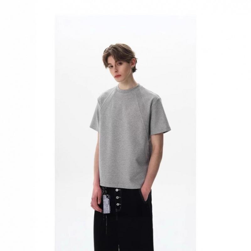 Tシャツ メンズ レディース 半袖 アメリカン ストリート系 ハイストリート おしゃれ 着回し力抜群 トップス カップル カジュアル ビッグシルエット クルーネック 綿 普段使い 夏 シンプル ベーシック・スタイル: 青春流行・主な素材: ポリエステル100%以上・柄: 無地・シルエット: ゆるめ・ターゲット層: 青少年・タイプ: プルオーバー・ネックライン: クルーネック・袖丈: 半袖・フード: なし・厚さ: 普通・利用シーン: 日常・デザイン詳細: プリント・プリントテーマ: ファッション・カラー展開: ブラック、グレー・サイズ展開: M、L、XL、XXL、XXXL・重量: 約250g-300g・対象年齢: 大人・性別: 男性・カテゴリ: Tシャツ