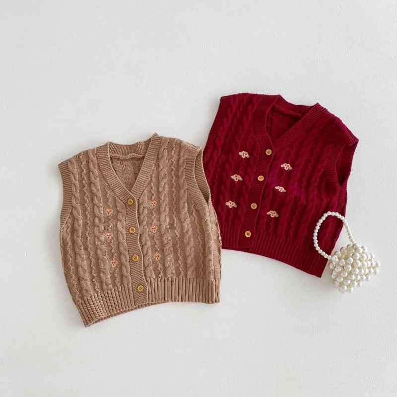 ニットベスト カーディガン 女の子 韓国風 ヴィンテージ風 ケーブル編み 刺繍入り おしゃれ かわいい トップス 重ね着 秋冬 子供服 キッズ 柔らかい ナチュラル ベージュ アイボリー 伸縮性 暖かい・性別: 女・素材加工: 柔軟仕上げ・スタイル: 韓国風・対象年齢: 3〜8歳・毛糸の太さ: 普通・厚さ: 普通・袖丈: ノースリーブ・柄: 花柄・デザイン: 可愛い、カーディガン、プリント・素材: 綿95%・安全基準: B類・襟の形: Vネック・フード: なし・カラー: キャメル、ワインレッド・対応身長: 80cm, 90cm, 100cm, 110cm, 120cm, 130cm・カテゴリ: キッズニット