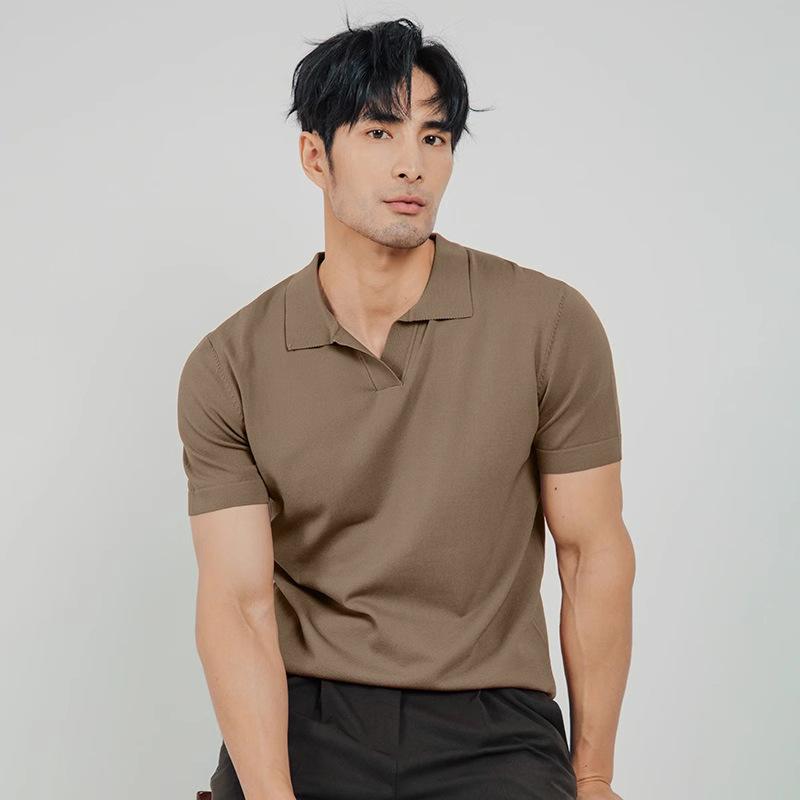 軽 熟 風 夏 男性 襟 ニットポロシャツビジネスカジュアル 万能 純 色 半袖 Tシャツソースカテゴリ: スタイル: 基礎人気袖の長さ: 半袖プレートタイプ: 合体型パターン: 純色特殊プロセス: アイロンフリー処理厚さが薄い: 普通季節にぴったり: 夏ゴールドラッシュのカテゴリ: 青春流行(18 ~ 24歳)貨物番号: 1206-07ブランド: その他発売年/季節: 2023年夏生地名: ポリエステル繊維メイン生地成分の含有量: 31% (含む)-50% (含む)メイン生地成分: ポリエステル繊維 (ポリエステル)適用シーン: 日常在庫タイプ: 全体カラー: 黒,ホワイト,カーキ色 (カーキ色差、詳細を参照),グレーブルー (詳細は実写あり),ダークグレー,紺色サイズ: M,L,XL,2XL,3XL: ,,独立駅,LAZADA,その他主な地域: 南米,東南アジア,北アメリカ,北东アジア,中東,その他認可可能な自社ブランドます: いいえ品質検査報告の有無: いいえマテリアル機能: 堅牢度が高い製品カテゴリ: ポロシャツ