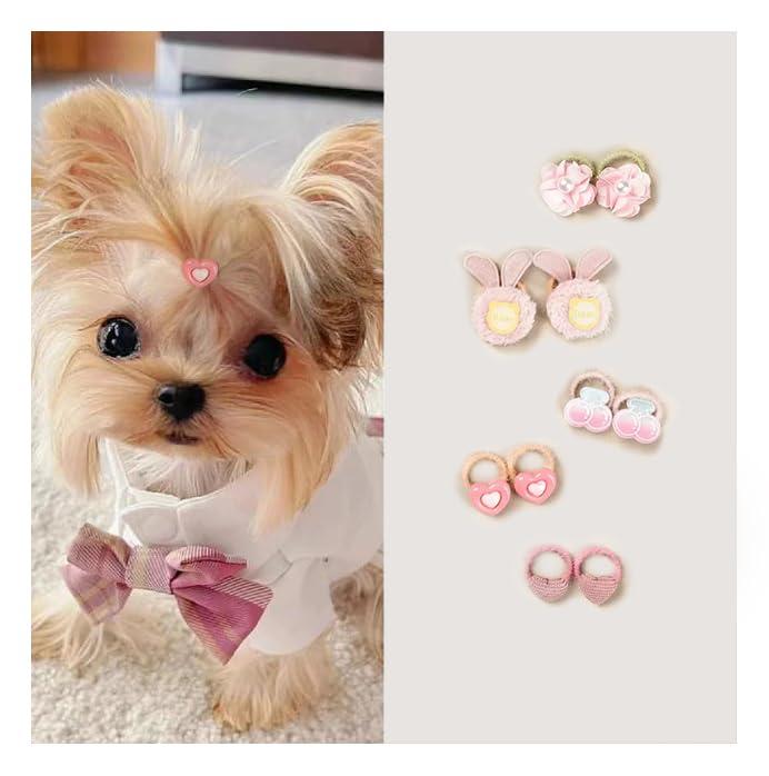 Homie Pettie 犬 ヘアゴム ペット用可愛いヘアアクセサリー 犬用リボン 猫用ヘアクリップ 花型ヘアバンド ヘアピン 小型犬中型犬に パーティー用ヘアバンド ギフトにも最適 10個セット【多彩で可愛いデザイン】花型やリボンのデザインが10個セットで、小型犬や中型犬にぴったり。日常使いだけでなく、パーティーや特別なイベントにも最適です。【柔らかで快適な素材】高品質で柔らかな素材を使用しており、ペットが着用しても快適で、長時間使用しても肌に刺激を与えません。【完璧なコーディネート】散歩や日常のお出かけはもちろん、特別なシーンでも、この可愛いヘアアクセサリーがペットをさらに魅力的に引き立てます。【簡単に使える】それぞれのヘアアクセサリーには簡単に取り付けできるデザインが施されており、ペットの毛にしっかり固定され、滑り落ちたり不快感を与える心配がありません。【ギフトにも最適】10個セットのペット用ヘアアクセサリーは、ペット好きの方への完璧なプレゼントであり、誕生日や祝日など、友人や家族へのギフトにも最適です。