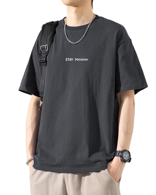 [ODFMCE] tシャツ メンズ 半袖 夏 綿 おしゃれ 無地 シンプル ゆったり 大きいサイズ上質な綿100素材を使用しており、吸汗性と通気性に優れた、着心地が快適なメンズ半袖tシャツが登場しました。おしゃれなメンズ半袖tシャツはメイン夏服として、夏の季節に主役するアイテムです。ゆったりとしたシルエットとシンプルかつ上品なカラーリングで様々なシーンに活躍します。通勤通学・カジュアルなど普段用に気軽く着用いただけます。スポーツ·旅行などのアウトドアコーディにも活躍できる半袖tシャツです定番のクルーネックでカジュアルな雰囲気を演出し、一枚だけで男性魅力を演出できるメンズ半袖tシャツです。フロントの小さいアルファベットデザインはさりげないアクセントとなります。美観性と実用性が両立し、幅広いスタイルに対応できるメンズ半袖tシャツです。 カーゴパンツやジーンズやショットパンツ等と合わせやすいです。着回し力が抜群で、何枚でも欲しくなる半袖tシャツです。【ご証明いたします】弊社がブランド（ODFMCE）を取って、ご安心、購入していただくようお願い申し上げます。
