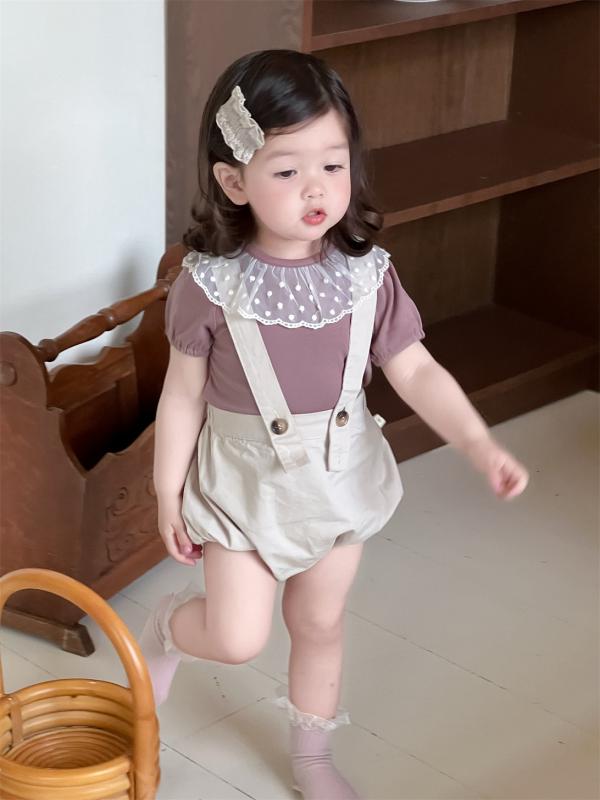 ・カテゴリ: ベビー服セット・性別: 女性・スタイル: 韓国風・セット内容: トップス、サスペンダー付きショートパンツ・主な素材: 綿95%・ネックライン: クルーネック・袖丈: 半袖・パンツ丈: ショートパンツ・厚さ: 薄手・柄: 花柄・安全基準: Aクラス・着脱仕様: プルオーバー・カラー展開: Tシャツ、サスペンダー付きパンツ・サイズ展開: 66cm、73cm、80cm、90cm、100cm