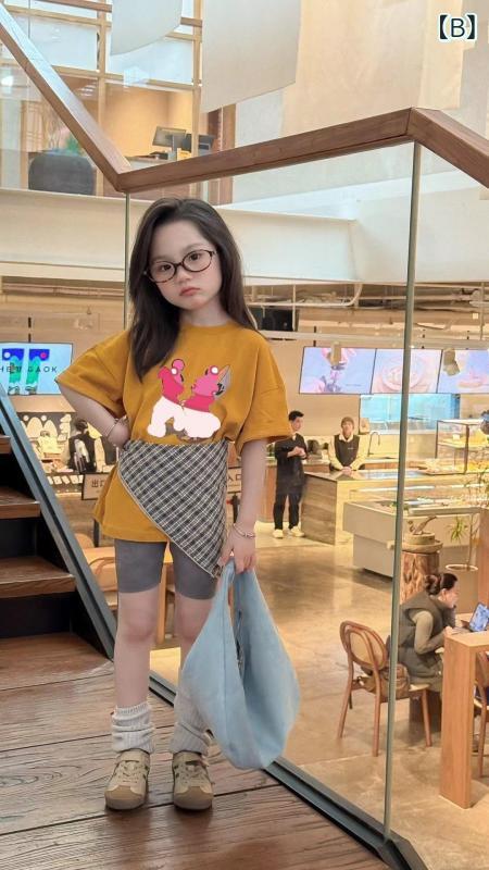 ビジョンストアのTシャツ 女の子 キッズ ジュニア 子供 半袖 トップス カットソー プルオーバー 丸首 クルーネック キャラクター プリント イラスト 韓国風 通園 通学 普段使い カジュアル 伸縮性 通気性 薄手 軽量 快適 夏 サマー｜アングル3