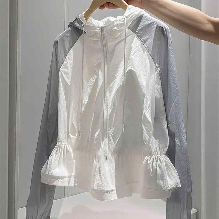 ・主な素材: ポリエステル・カラー展開: アイボリー、アイボリーファッションフード付き日焼け防止服・サイズ展開: S、M、L、XL・スタイル: 韓国系、日韓カジュアル、フェミニン・袖の種類: ラグラン袖・袖丈: 長袖・機能: 防風、通気・シルエット: レギュラー