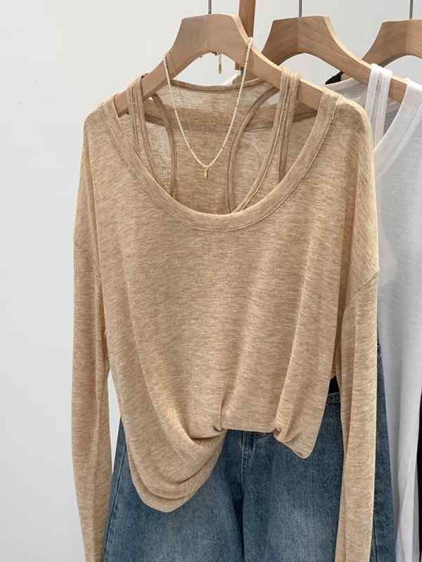 ・カテゴリ: Tシャツ・スタイル: カジュアル、通勤、コンフォート・主な素材: ポリエステル、レーヨン・ネックライン: クルーネック・袖丈: 長袖・袖型: レギュラースリーブ・柄: 無地・シルエット: ルーズフィット・着丈: ミディアム丈・デザイン: 切替・カラー展開: ホワイト、ブラック、オートミール・サイズ展開: S、M