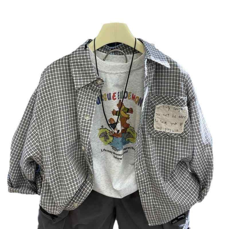 ・カテゴリ: 子供用Tシャツ・対象性別: 男女兼用・スタイル: 韓国風・フード: なし・袖丈: 半袖・対象年齢: 乳幼児（1-3歳、80-100cm）、キッズ（3-8歳、100-140cm）・加工技術: UVカット加工・柄: キャラクター・主な素材: 綿100%・ネックライン: クルーネック・機能: 吸湿速乾・カラー展開: ライトグレー・サイズ展開: 80cm、90cm、100cm、110cm、120cm、130cm