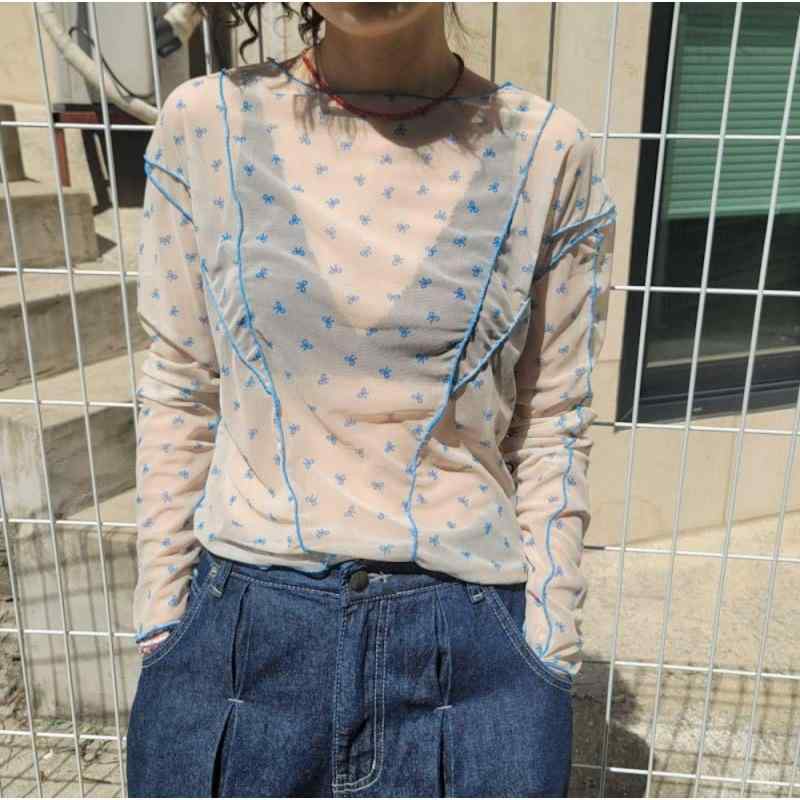 ・カテゴリ: Tシャツ・スタイル: 通勤風、カジュアル・主な素材: ポリエステル95%以上・素材名: チュール・ネックライン: クルーネック・袖丈: 長袖・袖型: レギュラースリーブ・柄: リボン・デザイン: プリント・シルエット: レギュラーフィット・着丈: ショート丈（約40cm-50cm）・カラー展開: ブルー、レッド・サイズ展開: フリーサイズ
