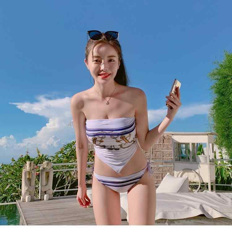 ・カテゴリ: 三角水着・対象性別: 女性・対象年齢: 成人・デザイン: 無地、セクシー・仕様: 胸パッドあり、ワイヤーなし・素材（表地）: ナイロン・成分（表地）: スパンデックス18%・重量: 約300g・素材（裏地）: ポリエステル・成分（裏地）: スパンデックス5%・用途: 水泳、ウォータースポーツ・カラー展開: ネイビー風・サイズ展開: S、M、L・袖丈: ノースリーブ