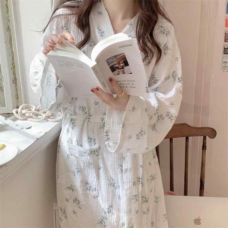 睡衣 レディース ルームウェア パジャマ ガウン 部屋着 ナイトウェア バスローブ スモック 和風 和服風 花柄 総柄 長袖 ロング丈 マキシ丈 ゆったり 体型カバー カジュアル 秋 秋冬 かわいい 韓国風 おしゃれ リラックス おうち時間 vision-stores-10479760 ビジョンストア パッケージ画像