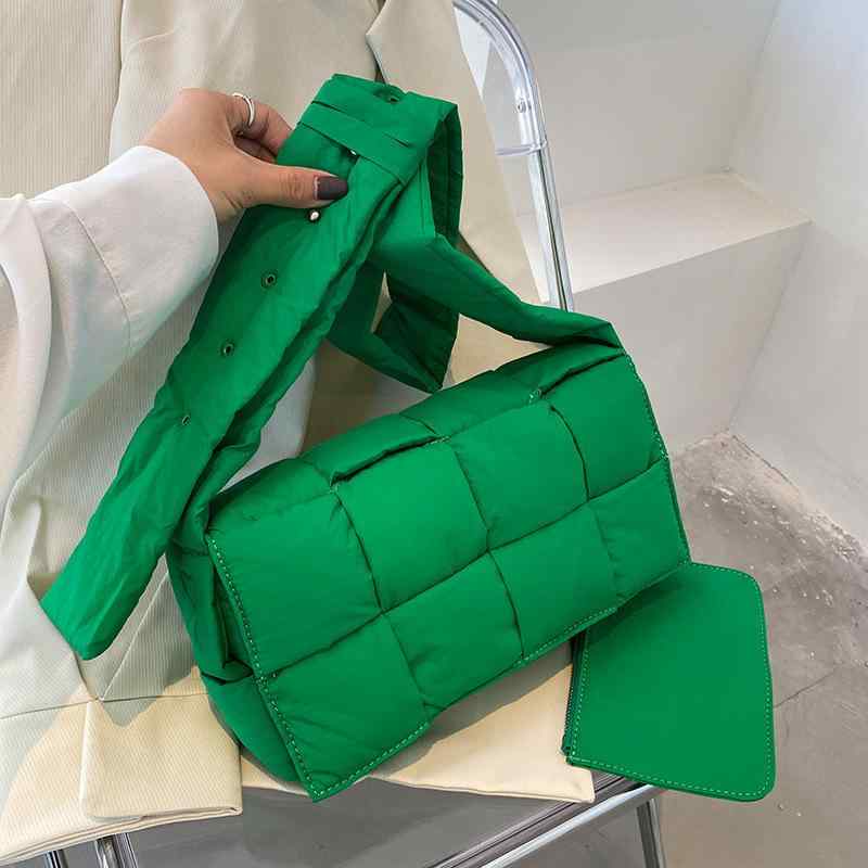 レディースバッグ 斜めがけ ショルダーバッグ トートバッグ 軽量 大容量 キルティング ナイロン 通勤 通学 旅行 カジュアル かばん 鞄 秋 冬 かわいい おしゃれ インフルエンサー