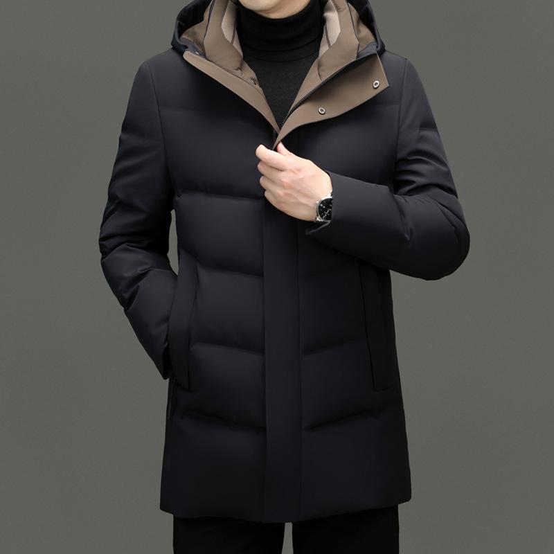 ・防寒レベル: 軽寒レベル(-5℃～0℃)・機能: 洗濯機洗い可能・フィルパワー: 550・中綿: ホワイトダックダウン・ダウン含有量: 86%～90%・スタイル: ベーシック・フィット感: レギュラーフィット・着丈: ミドルロング丈(65cm超～80cm以下)・襟型: 折り襟・フード: フード付き・厚さ: 極厚・柄: 無地・対象: 青少年、成人、男性・素材: ポリエステル100%・シチュエーション: 日常・カラー: ブラック・サイズ: 170、175、180、185、190、195・ディテール: ワッペン・カテゴリ: ダウンジャケット