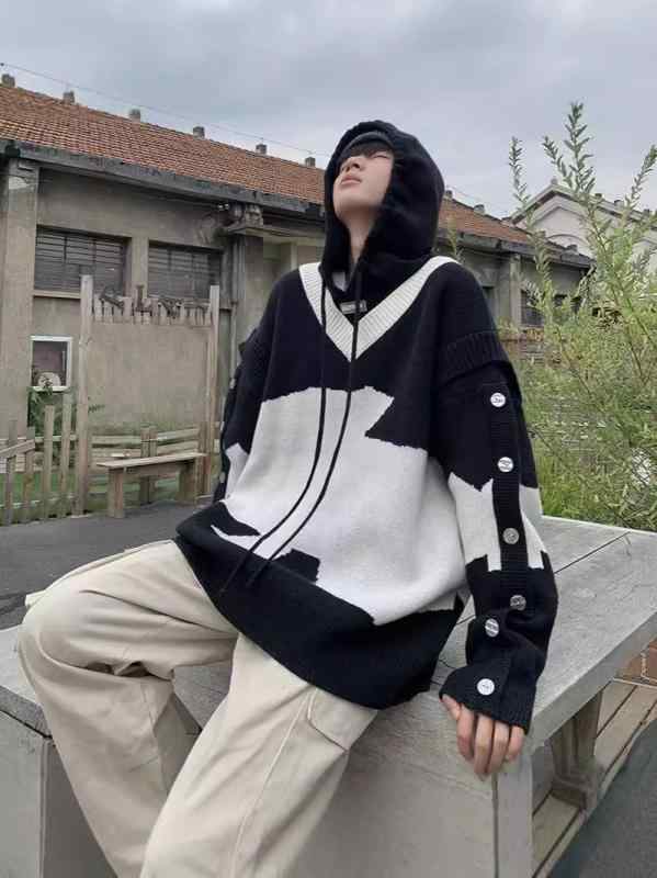 ・カテゴリ: 針織衫・スタイル: カジュアル、韓国風・ネックライン: フード付き・袖丈: 長袖・厚み: 普通・デザイン詳細: ワッペン・対象: 青少年、メンズ・主な素材: ポリエステル95%・着用シーン: 日常・カラー展開: ブラック、グレー・サイズ展開: S、M、L、XL、XXL・加工: ノンアイロン加工