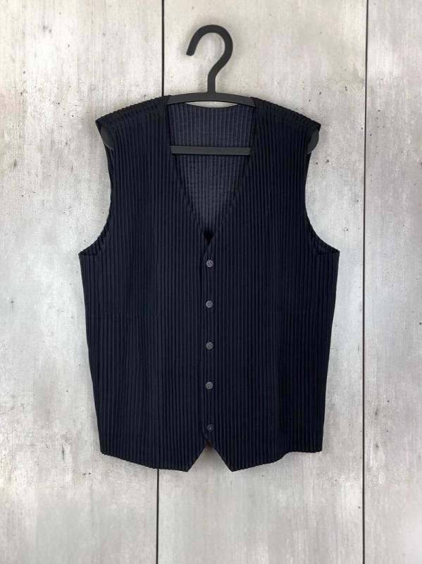 ・カテゴリ: 棉服马甲・スタイル: カジュアル・フィット感: ルーズフィット・デザイン: カーディガン・ネックライン: 襟なし・フード: フードなし・生地の厚さ: 普通・柄: 無地・誤差範囲: 1-3cm・素材: ポリエステル100%・裏地素材: ポリエステル・着用シーン: カジュアル・対象: 青年、男性、大人・技術: プリーツ・ポケット: サイドシームポケット・カラー展開: ブラック、ライトグレー、ダークグレー・サイズ展開: M、L、XL、XXL