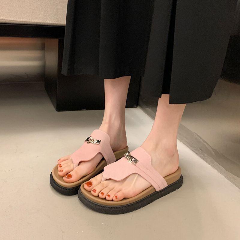 サンダル トングサンダル レディース 厚底 フラット ビーチサンダル メタルパーツ ぺたんこ 歩きやすい 痛くない 履きやすい 脱ぎやすい 軽い カジュアル 旅行 海 リゾート 春 夏 黒 白 ブラウン おしゃれ スリッパ 20代
