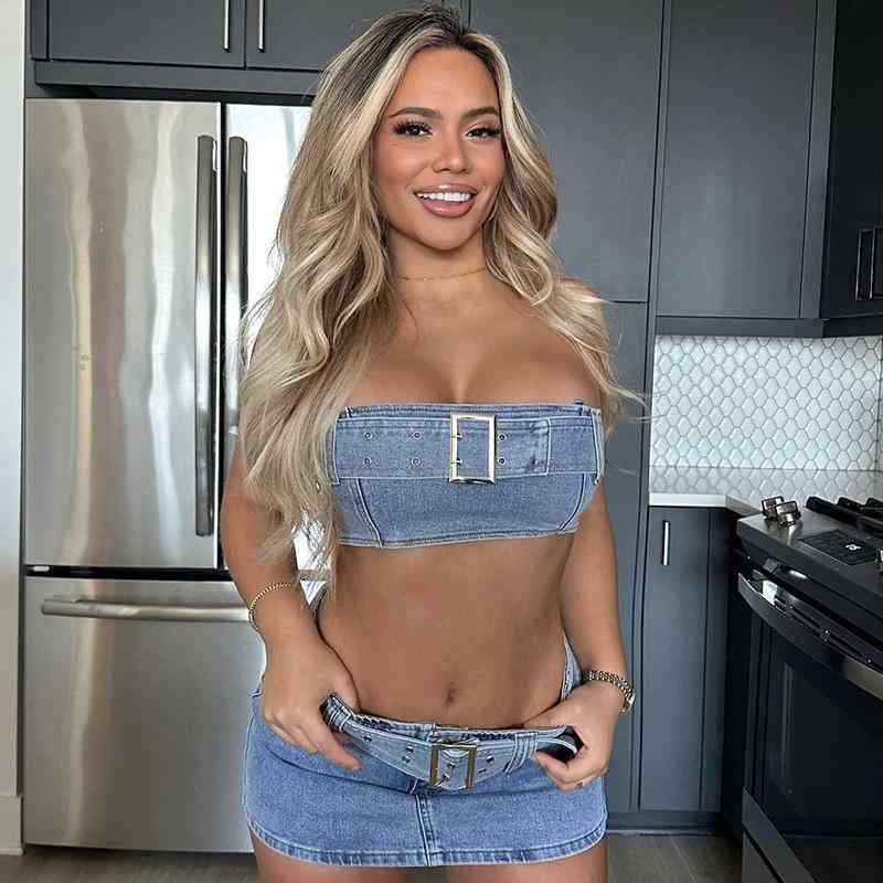 ・カテゴリ: 休闲セットアップ・スタイル: ストリートファッション、欧米風、セクシー系・柄: 無地・スカート丈: ミニスカート・デザイン: クロップド・主な素材: ポリエステル50%以上70%未満、綿30%以上50%未満・カラー展開: ブルー・サイズ展開: S、M、L・性別: レディース・袖丈: ノースリーブ