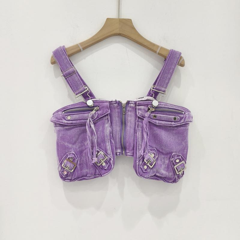 ・スタイル: スパゲッティスラップ・シルエット: スリムフィット・着丈: ショート丈（約40cm～50cm）・柄: 抽象柄・デザイン要素: ポケット・素材: デニム・主な素材の成分: 綿・カラー展開: ピンク、パープル、ブルー・サイズ展開: S、M、L・主な素材の配合率: 80%以上90%未満・雰囲気: ストリート系、セクシー・伸縮性: 微細な伸縮性あり・対象性別: レディース・肩ストラップ: ダブルストラップ
