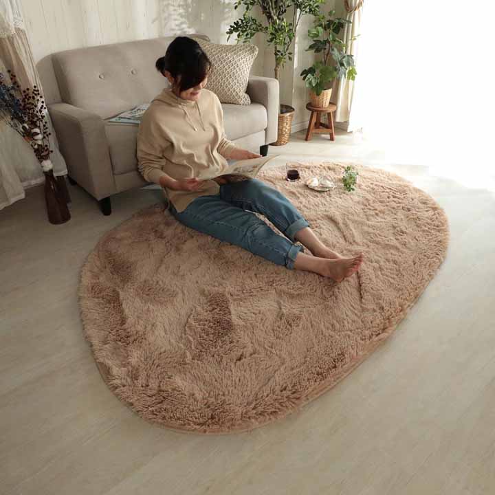 Rakuten - ふかふかラグ 130×190cm シフォン 異形 洗えるラグ 洗濯機OK 抗菌 防臭 すべり止め 遊び毛防止 ホカペ対応 床暖対応 一人暮らし リビング 子供部屋 マット