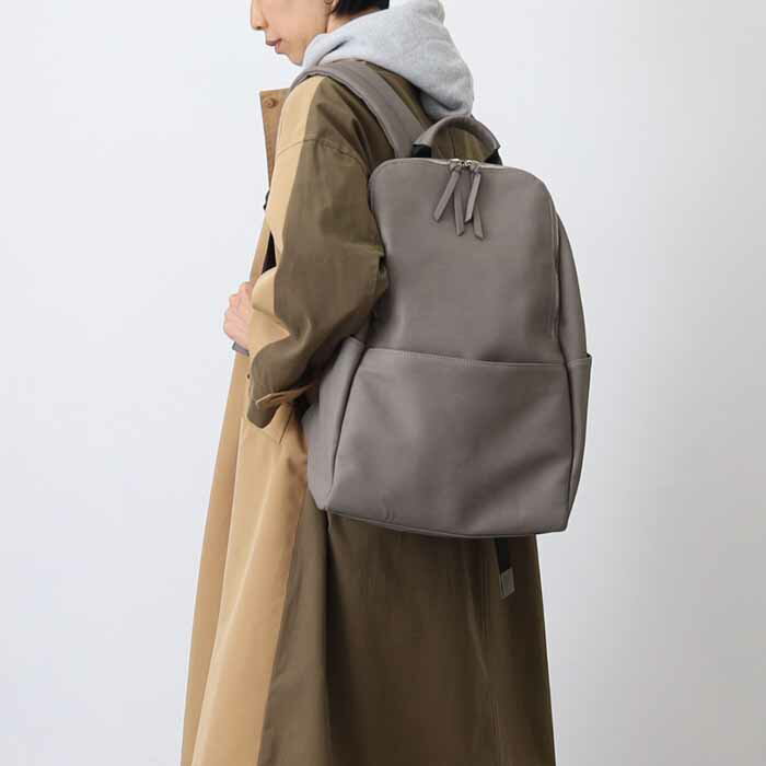 【COOCO クーコ】フェイクレザー9ポケットリュック／A4・PC対応 リュックサック