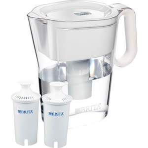 ブリタ（BRITA） クラシック 浄水ポット （約3リットル/コップ10杯分）浄水ピッチャー本体×1個にクラシックカートリッジ×2本付き蛇口に付ける浄水器より簡単に水道水を浄化。交換用フィルター（カートリッジ）2本付き（1本約2カ月）卓上ポット型浄水器 水差し