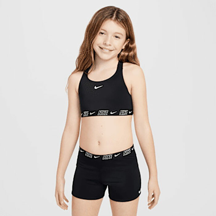 130 140 150 160 N001(ブラック) 女子水着 女の子水着 ジュニア水着 子ども水着 子供用水着 おしゃれ オシャレ かわいい キッズ ガールズ女の子 子供用 最安値に挑戦！nike　ナイキってどんなブランド？？ナイキ（Nike, Inc.）は、アメリカ・オレゴン州に本社を置く、スニーカーやスポーツウェアなどスポーツ関連商品を扱う世界的企業。 社名の由来は、社員の一人ジェフ・ジョンソンが夢で見た、ギリシャ神話の勝利の女神「ニーケー (Nike)」から来ています。 スウッシュ (Swoosh) は1971年に商標登録されたナイキのロゴマークである。勝利の女神ニーケーの彫像の翼をモチーフにデザインしたとされている。また、「勢いよく動く」という意味で、その形状は躍動感やスピード感を表現されています。こちらの商品の素材、サイズ、機能など【シンプルで様々なシーンで活躍するブラトップとスパッツの水着セット】●フィット感があり、動きやすさを重視したデザイン。●内側は上下ともに総裏地仕様。■素材：【本体】ナイロン：80%　スパンデックス：20%【裏地】ポリエステル：100%■サイズ（JPサイズ(USサイズ)）：サイズ身長バストヒップ130（S)120cm-130cm65cm-69cm69cm-74cm140（M)130cm-140cm69cm-74cm74cm-79cm150（L)140cm-150cm74cm-79cm79cm-84cm160（XL)150cm-160cm79cm-85cm84cm-89cm※本体の商品ネームにはUSサイズが記載しております。※こちらの商品は、返品・交換不可となります。※当店では、システムで在庫調整を行っております。在庫更新のタイミングにより、在庫切れの為、稀にご用意できない場合がございます。ついで買いにオススメ！おすすめ送料無料アイテム