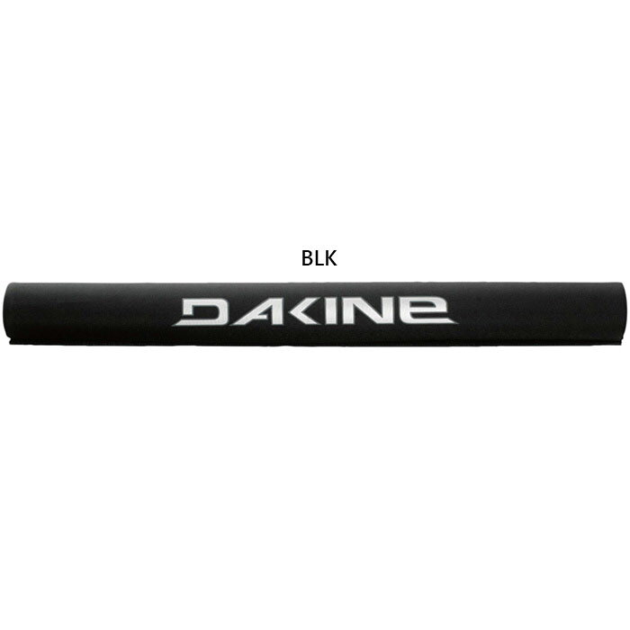 F BLK(ブラック) スポーツ用品 男性用 女性用 ユニセックス 男女兼用 両用 DAKINE 最安値に挑戦！dakine　ダカインってどんなブランド？？ウィンドサーフィンが世界中に広まる中、 1979年にロブ・カプランがハワイマウイ島でリーシュの生産をスタートさせたのがDAKINE(ダカイン)の始まりです。 ウィンドサーフィン発祥の地であるホキーパに小さな工場を作り、あらゆるトップライダー達の意見を基に、 フットストラップやリーシュ、ハーネス、トラベルバッグを次々に開発していきました。1986年には年間を通してアクションスポーツが楽しめるオレゴン州 フッドリバーに移転。新たに工場を立ち上げ、現在では、サーフィン、ウィンドサーフィン、スケートボード、スノーボード、バイクのライダー達に圧倒的な支 持を得ているトップブランドとして成長しています。 こちらの商品の素材、サイズ、機能などサーフボードやカヤックなどの積載時に車体と荷物を保護するラックパッド。28インチのワイドな設計により、幅広いルーフキャリアに対応する。本体には耐久性に優れた素材を採用し、長期間の使用でも型崩れしにくい構造を実現。表面にはブランドロゴを大きく配置し、実用性だけでなくデザインのアクセントとしても機能する。ベルクロ仕様の開閉システムにより、キャリアバーへの着脱がスムーズに行えるのも特徴。過酷な屋外環境下でも荷物を安定して固定し、輸送中の衝撃や擦れを軽減する。サーフィンやアウトドアアクティビティにおけるギアの運搬をサポートする、信頼性の高いエッセンシャルアイテム。シンプルながらも洗練されたフォルムが、愛車のルーフ周りをスタイリッシュに演出する。 正方形または円形のクロスバーに適合 耐久性のあるUV耐性600Dポリエステル生地■素材：ポリエステル100%■実寸サイズ(cm)：幅長さ（最長）F長さ72横8※当店では、システムで在庫調整を行っております。在庫更新のタイミングにより、在庫切れの為、稀にご用意できない場合がございます。ついで買いにオススメ！おすすめ送料無料アイテム