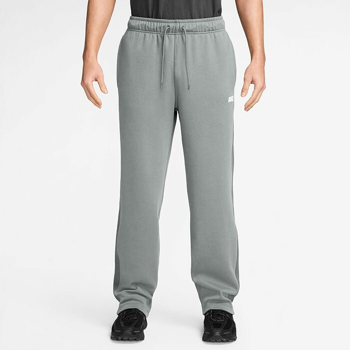 S M L XL 077(ライトスモークグレー) おしゃれ オシャレ かっこいい 男性用 MEN NIKE 最安値に挑戦！nike　ナイキってどんなブランド？？ナイキ（Nike, Inc.）は、アメリカ・オレゴン州に本社を置く、スニーカーやスポーツウェアなどスポーツ関連商品を扱う世界的企業。 社名の由来は、社員の一人ジェフ・ジョンソンが夢で見た、ギリシャ神話の勝利の女神「ニーケー (Nike)」から来ています。 スウッシュ (Swoosh) は1971年に商標登録されたナイキのロゴマークである。勝利の女神ニーケーの彫像の翼をモチーフにデザインしたとされている。また、「勢いよく動く」という意味で、その形状は躍動感やスピード感を表現されています。こちらの商品の素材、サイズ、機能など幅広いコーディネートにマッチするミニマルなデザインが魅力のロングパンツ！■素材：本体:綿 73% ポリエステル 27%ナイキ メンズ ウェア サイズ表サイズXXSXSSMLXL2XL3XL4XL5XL胸囲 (cm)79以下79-8585-9191-9797-103103-109109-116116-124124-130130以上ウエスト (cm)67以下67-7373-7979-8585-9191-9797-104104-112112-120120以上ヒップ (cm)81.5以下81.5-86.586.5-91.591.5-96.596.5-101.5101.5-106.5106.5-112112-118118-123123以上※こちらの商品は、返品・交換不可となります。※当店では、システムで在庫調整を行っております。在庫更新のタイミングにより、在庫切れの為、稀にご用意できない場合がございます。ついで買いにオススメ！おすすめ送料無料アイテム