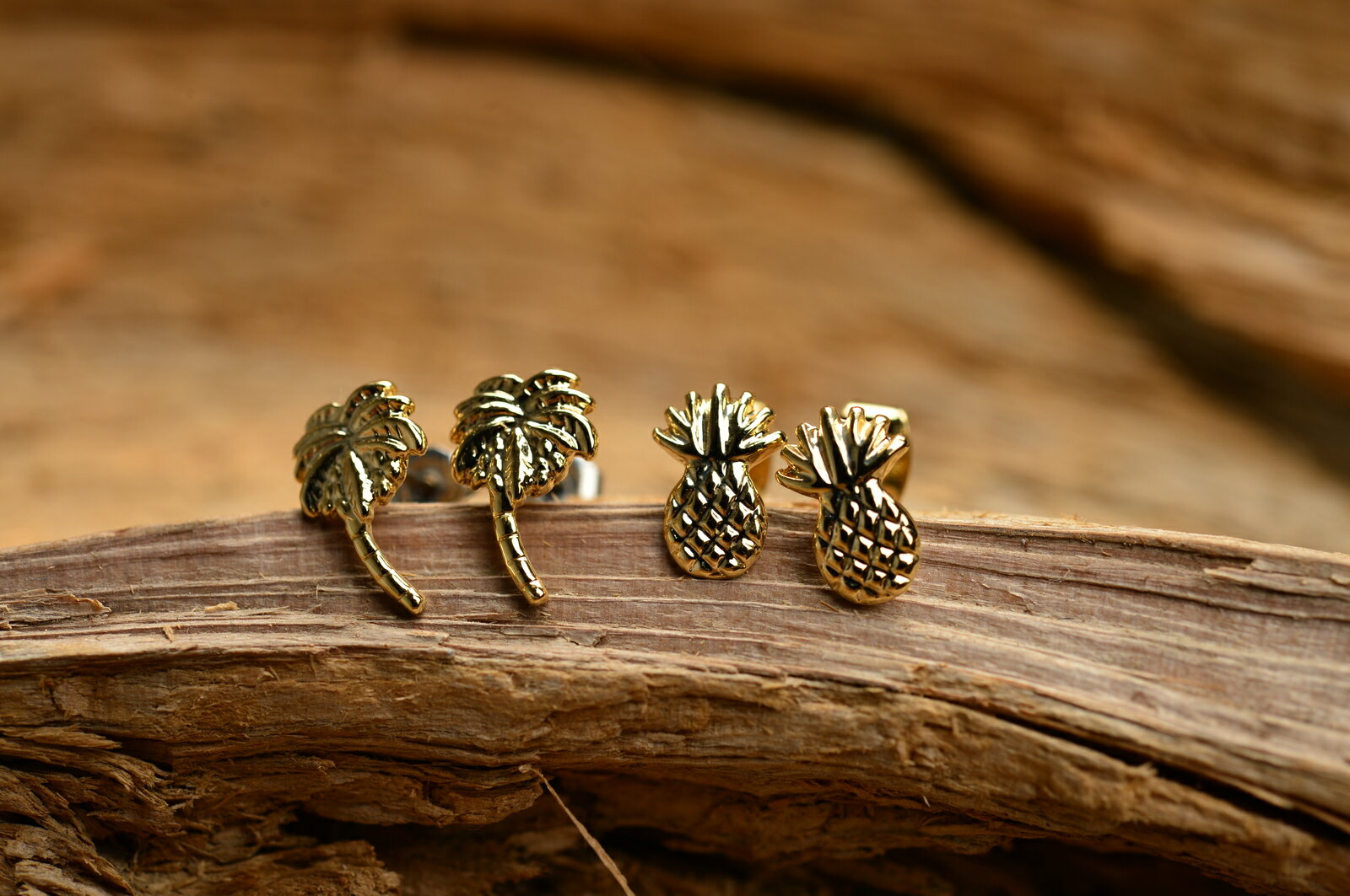 【メール便可】パームツリー＆パイナップルピアス レディース アクセサリー 夏コーデ