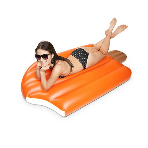 URBAN OUTFITTERS（アーバンアウトフィッターズ） GIANT ORANGE-CREAM POP POOL FLOAT 海外セレブの間で大人気のアイスクリーム型の浮き輪です。 大人でも使える大きさ♪ サイズ：183×90×22cm (箱に記載のサイズとなります) 素材：強化ビニール 対象年齢：8歳以上 ※海外買付け品の為、箱に多少のダメージがある場合がございます。 ※サイズにつきましては、多少の誤差がある場合がございますのでご了承ください。 ※こちらの商品は、ラッピング不可となります。海外セレブの間で大人気の浮き輪です。 大人でも使える大きさ♪ ※こちらの商品は、ラッピング不可となります。