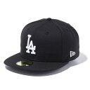 エビデンス メーカー希望小売価格はメーカー商品タグに基づいて掲載しています NEW ERA 59FIFTY ドジャース ブラック × ホワイト MLBのロゴを用いて、 素材、カラーをアレンジしたカスタム仕様の59FIFTY。 通常のチームカラーにはない独特のルックスが魅力的。 ■59FIFTY ニューエラを代表するスタイル［59FIFTY］。 スポーツやストリートカルチャーのアイコンであり、 世界中のアスリートやインフルエンサーが着用しています。 ■素材 ポリエステル ■サイズ 52.0cm～63.5cm ■カラー 13562252 ブラック/ホワイト ・サイズについて サイズ調整のないトゥルーフィッテド仕様となり、 約1cm刻みのサイズ展開です。 ・フロントパネルの仕様について 裏側に芯を持たせた特殊加工により美しい形状を保ちます。 ・バイザーについて あらかじめ緩やかにカーブしたプレカーブド仕様です。 LP 59FIFTY MLBオンフィールド オークランド アスレチックス ホーム ロサンゼルス・ドジャース ゲーム