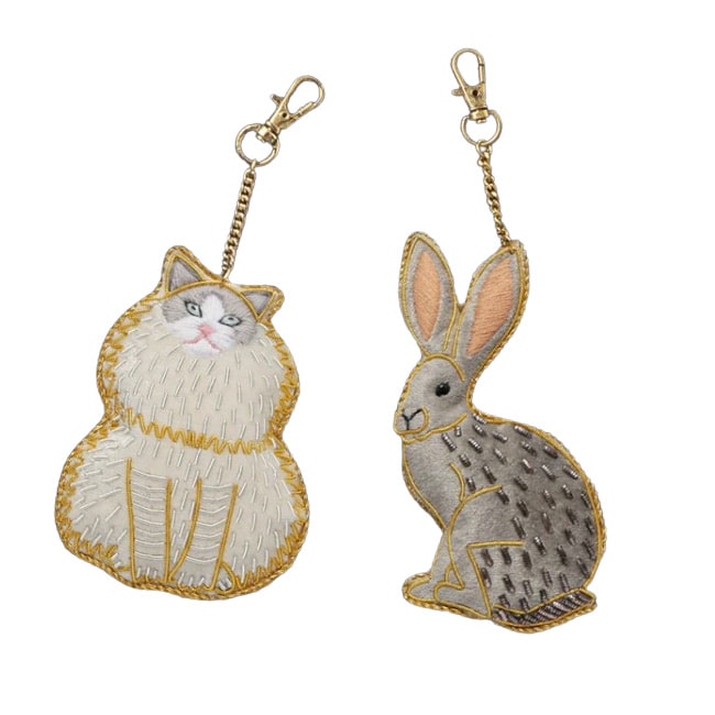 ザリ 手刺繍 ネコ うさぎ キャット ラビット キーホルダー バッグチャーム 猫 ウサギ かわいい おしゃれ キラキラ 10796229 10796226 エシカル エンブロイダリーのサムネイル