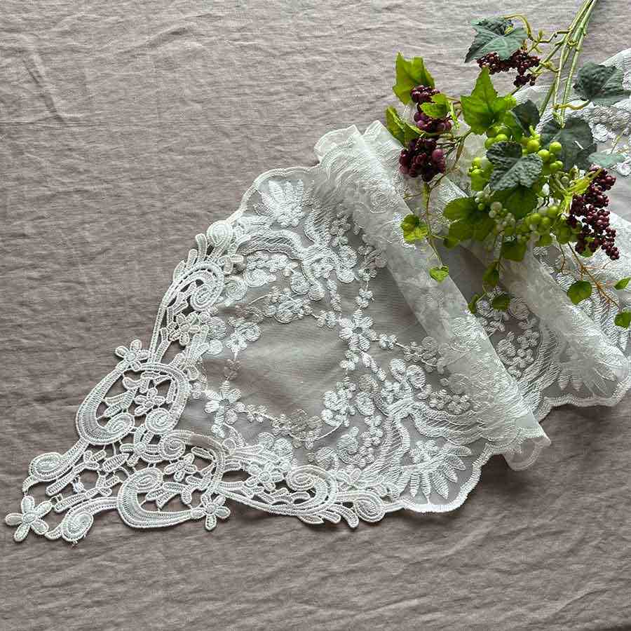 【5倍ポイント 4日20時〜9日01時59分までの期間限定】【送料無料レース】フレンチレース テーブルセンター 90cm 3色展開 刺繍 テーブルランナー おしゃれ 姫系 可愛い プリンセス