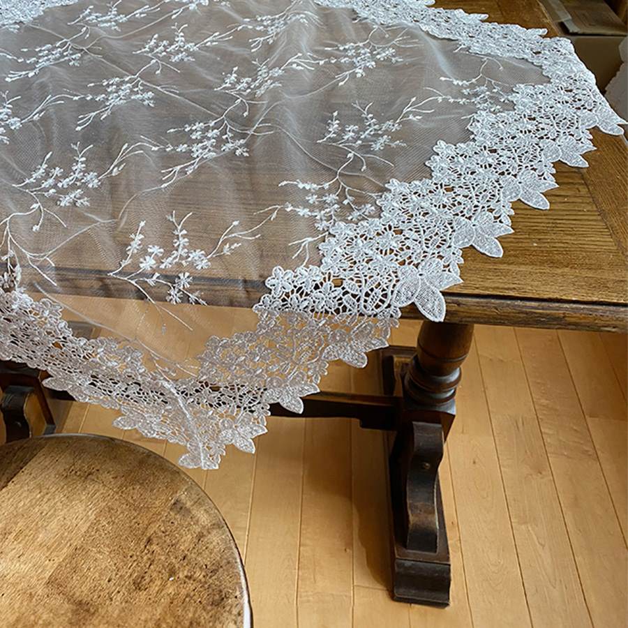 フローズンホワイトフラワー 90x90cm テーブルクロス 2サイズ展開 おしゃれ かわいい ギフト プレゼント