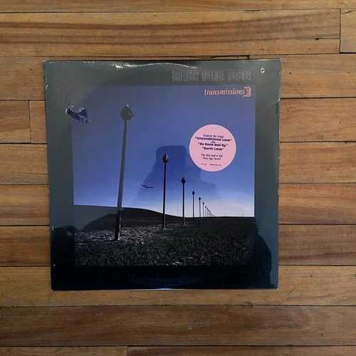 Gentlemen Without Weapons Transmissions 1988 Vinyl LP Sealed Unconditional Love商品について状態：新品、未使用、未開封、未損傷の商品（ハンドメイド商品を含む）。出品者の…状態についての詳細をご覧ください。原産国：アメリカ合衆国アーティスト：Various回転数：33回転レコードレーベル：A&Mリリースタイトル：Transmissionsケースタイプ：段ボールスリーブ素材：ビニールインレイの状態：Mint（M）カタログ番号：SP 5204タイプ：LPフォーマット：レコードレコードの状態：Mint（M）言語：英語リリース年：1988年スリーブの状態：Near Mint（NMまたはM-）レコードサイズ：12インチ特 注意事項注意事項以下の注意事項をご理解のうえ、ご購入ください。◆ 商品の状態について中古レコード・ヴィンテージレコードは、経年によるスレ・小傷・盤面ノイズ・ジャケットの傷み（角打ち・シミ・日焼け等）がある場合がございます。コンディションは写真および説明文でできる限り正確にお伝えしておりますが、状態に強いこだわりのある方はご購入前にお問い合わせください。◆ 音質・再生状態についてレコードは再生環境（プレーヤー・針・アンプなど）によって音質やノイズの感じ方が異なる場合がございます。そのため、再生環境による音質差については保証いたしかねますのでご了承ください。◆ 付属品について帯・歌詞カード・インナースリーブなどの付属品は、商品説明に記載がある場合のみ付属します。記載がない場合は付属しておりませんので、あらかじめご確認ください。◆ 在庫状況について当店の商品は海外ディーラー・コレクターから取り寄せている場合がございます。ご購入のタイミングによっては在庫切れとなる場合がございます。その際はご連絡のうえ、ご注文をキャンセルさせていただく場合がございますのでご了承ください。◆ 価格変動についてレコード市場は需要により価格が変動する場合がございます。市場価格の変動により追加料金をお願いする場合がございます。追加料金に同意いただけない場合には、ご注文のキャンセルが可能です。◆ 配送についてお届けまでに通常 2〜3週間程度 かかる場合がございます。海外の祝日・天候・税関手続き等により配送が遅れる可能性がございます。◆ ご注文後の取り扱いご注文と同時に商品のお取り寄せを開始するため、ご注文確定後のお客様都合によるキャンセルは承っておりません。◆ 商品の色味について撮影環境やモニター設定により、ジャケットの色味や質感が実際の商品と異なって見える場合がございます。◆ その他サービスについて海外レコードの輸入代行も承っております。ショップに掲載されていない商品でもお探し可能ですので、お気軽にお問い合わせください。また、業者販売（業販）や複数購入の場合、割引対応も可能です。