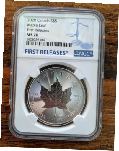 2020 $5 CANADA 1 OZ SILVER MAPLE LEAF NGC MS70 RARE FIRST RELEASES BLUE LABEL※関税は当ショップ負担（お客様負担無し）※全国送料無料・海外輸送無料※商品の状態は画像をご確認下さい（極美品・目立った汚れ無し）※輸入品の為英語表記となります※その他ご不明点はお気軽にお問合せ下さい！Country/Region of Manufacture: CanadaCertification Number: 5828029-062Certification: NGCSPECIAL DESIGNATION: FIRST RELEASES BLUE LABELComposition: SilverCountry of Manufacture: CanadaGrade: MS70Year: 2020Circulated/Uncirculated: MINT STATEDenomination: $5[ご購入前に必ずお読み下さい]親切丁寧に、商品到着までサポート対応させていただきます。■パソコンの画像・画質により色や素材感が、実際の商品と多少異なる場合がございますので予めご了承くださいませ。■お客様のご都合（程度の解釈相違を含む）による商品のご購入後のキャンセル返品は、原則としてお受け致しておりません。未払いのまま2日以上連絡が取れない場合はキャンセルさせて頂きます。その場合、事務局側が自動的に「非常に悪い」の評価を付けてしまいますのでご注意ください。※お支払い頂いた場合は連絡は不要です。※他ショップでも販売しておりますので、稀に在庫がない場合がございます。■不具合での返品は箱などすべてが到着時の状態になるものに限らせていただきます。※当店では不良品はすべて現物確認と不具合の確認を行い対応をさせて頂いております。■お客様のご都合によるご注文確定後の商品のキャンセルにつきましては承っておりません。また、ご入金確認後、またはご決済完了確認後のキャンセルにつきましては、ご注文総額の30％のキャンセル料をご請求させていただきます。■領収書二重発行やトラブル防止のため、領収書発行は行っておりません。事務局側が発行している「支払い明細」が正式な支払い証明となります。支払い明細画面を印刷したものが領収書の代わりになることを各税務署に確認済みです。■年末年始・連休の発送は、業者も休みになる関係でいつもより遅れます。■輸送時の破損の場合は配送業者への報告を行って下さい。報告なしでの対応はできません。■日祝日は定休日とさせていただいております。連絡・発送が出来ませんのであらかじめご了承お願いいたします。■内容は必ずお読みになってからお買い求め下さいますようお願い致します。※在庫状況は常に更新をしておりますが、当社は複数店舗で在庫を共有しているため、ご注文を頂きましても稀に欠品している場合がございます。その際は誠に申し訳ございませんが、その旨をメールまたはお電話にてご連絡させていただきます。ご理解いただけますようお願い申し上げます。親切・丁寧にお取引させていただきますのでよろしくお願いします。 品質保証について 当店の商品の、品質保証についてご紹介いたします。 ▽品質保証書 お買い上げいただく全ての商品に「WORLD RESOURCE品質保証書」をおつけいたします。 これは、WORLD RESOURCEが販売した商品であることを保証するものです。大切に保管してください。 ▽標準保証に関して 当店でご購入頂きました商品は7日以内の標準保証サービスが付属致します。 ※ご購入日につきましては、製品の品質保証書に記載の日付にて確認させていただきます。 ※保証は通常利用時のみの対応となります。 ※ご購入日の確認を致しかねる場合は有償となります。品質保証書は大切に保管して下さい。POINT01　品揃え一番店を目指して 「期待に答えるお店づくりと、時代に合わせたサービスをご提供致します。」 POINT02　多種多様な商品レパートリー 「幅広く、世界の商品をご用意しております。」 POINT03　きっと見つかる！新しい発見 「テレビや雑誌で紹介されたアイテムもいちはやく。」 モットー：丁寧な接客対応 その道数十年のスタッフだからこそできる、“豊富な知識”に基づく商品のご提案。 お探しの商品はお気軽にスタッフにお尋ねください。 「以前は、商品ページあったけど、、、見つからない。」 「初めてアンティークコインの購入をしますが大丈夫ですか？」 「この年代の商品を探していますが、おすすめはありますか？」 「友人にアンティークコインを送りたいけど、おすすめありますか？」 等など、困ったときの質問にも、しっかり対応・お調べ致します。 取寄せ、取り置き等もできますので、商品一覧で見つからなかった商品でも、 スタッフまでお気軽にご相談下さい。 【お問い合わせはお気軽にどうぞ】 suport@world-resource.net