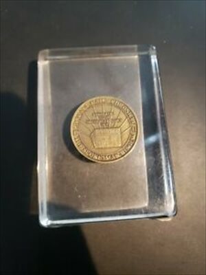 VINTGE 1981 SPOKANE DAILY CHRONICLE SPOKESMAN REVIEW COIN IN PLASTIC PAPERWEIGHT※関税は当ショップ負担（お客様負担無し）※全国送料無料・海外輸送無料※商品の状態は画像をご確認下さい（極美品・目立った汚れ無し）※輸入品の為英語表記となります※その他ご不明点はお気軽にお問合せ下さい！Condition: Used: An item that has been used previously. The item may have some signs of cosmetic wear, but is fully... Read moreAn item that has been used previously. The item may have some signs of cosmetic wear, but is fully... Read more[ご購入前に必ずお読み下さい]親切丁寧に、商品到着までサポート対応させていただきます。■パソコンの画像・画質により色や素材感が、実際の商品と多少異なる場合がございますので予めご了承くださいませ。■お客様のご都合（程度の解釈相違を含む）による商品のご購入後のキャンセル返品は、原則としてお受け致しておりません。未払いのまま2日以上連絡が取れない場合はキャンセルさせて頂きます。その場合、事務局側が自動的に「非常に悪い」の評価を付けてしまいますのでご注意ください。※お支払い頂いた場合は連絡は不要です。※他ショップでも販売しておりますので、稀に在庫がない場合がございます。■不具合での返品は箱などすべてが到着時の状態になるものに限らせていただきます。※当店では不良品はすべて現物確認と不具合の確認を行い対応をさせて頂いております。■お客様のご都合によるご注文確定後の商品のキャンセルにつきましては承っておりません。また、ご入金確認後、またはご決済完了確認後のキャンセルにつきましては、ご注文総額の30％のキャンセル料をご請求させていただきます。■領収書二重発行やトラブル防止のため、領収書発行は行っておりません。事務局側が発行している「支払い明細」が正式な支払い証明となります。支払い明細画面を印刷したものが領収書の代わりになることを各税務署に確認済みです。■年末年始・連休の発送は、業者も休みになる関係でいつもより遅れます。■輸送時の破損の場合は配送業者への報告を行って下さい。報告なしでの対応はできません。■日祝日は定休日とさせていただいております。連絡・発送が出来ませんのであらかじめご了承お願いいたします。■内容は必ずお読みになってからお買い求め下さいますようお願い致します。※在庫状況は常に更新をしておりますが、当社は複数店舗で在庫を共有しているため、ご注文を頂きましても稀に欠品している場合がございます。その際は誠に申し訳ございませんが、その旨をメールまたはお電話にてご連絡させていただきます。ご理解いただけますようお願い申し上げます。親切・丁寧にお取引させていただきますのでよろしくお願いします。POINT01　品揃え一番店を目指して 「期待に答えるお店づくりと、時代に合わせたサービスをご提供致します。」 POINT02　多種多様な商品レパートリー 「幅広く、世界の商品をご用意しております。」 POINT03　きっと見つかる！新しい発見 「テレビや雑誌で紹介されたアイテムもいちはやく。」 モットー：丁寧な接客対応 その道数十年のスタッフだからこそできる、“豊富な知識”に基づく商品のご提案。 お探しの商品はお気軽にスタッフにお尋ねください。 「以前は、商品ページあったけど、、、見つからない。」 「初めてアンティークコインの購入をしますが大丈夫ですか？」 「この年代の商品を探していますが、おすすめはありますか？」 「友人にアンティークコインを送りたいけど、おすすめありますか？」 等など、困ったときの質問にも、しっかり対応・お調べ致します。 取寄せ、取り置き等もできますので、商品一覧で見つからなかった商品でも、 スタッフまでお気軽にご相談下さい。 【お問い合わせはお気軽にどうぞ】 suport@world-resource.net