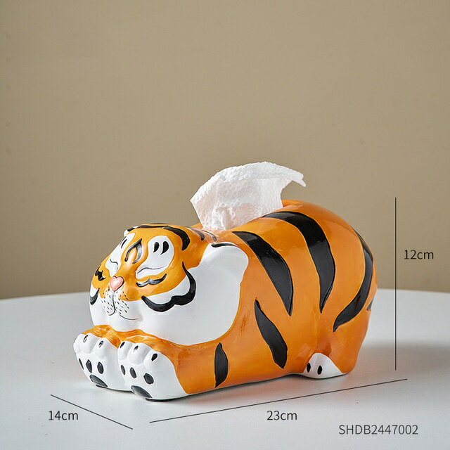 【Tissue box】Tiger Ceramics Figurine Tissue Box Home Decor Creative Model Living Room Decoration Desk Accessories Storage Boxs New Year Giftsカテゴリオブジェ状態新品発送詳細 送料無料 （※北海道、沖縄、離島は省く）商品詳細輸入商品の為、英語表記となります。【ティッシュボックス】タイガーセラミック置物ティッシュボックス家の装飾クリエイティブモデルリビングルームデコレーションデスクアクセサリー収納ボックスお正月ギフト 【Tissue box】Tiger Ceramics Figurine Tissue Box Home Decor Creative Model Living Room Decoration Desk Accessories Storage Boxs New Year GiftsOrigin: CN(Origin)Is Smart Device: NOis_customized: NoTheme: AnimalStyle: ModernMaterial: Ceramic & Enamel【ティッシュボックス】タイガーセラミック置物ティッシュボックス家の装飾クリエイティブモデルリビングルームデコレーションデスクアクセサリー収納ボックスお正月ギフト 【Tissue box】Tiger Ceramics Figurine Tissue Box Home Decor Creative Model Living Room Decoration Desk Accessories Storage Boxs New Year Gifts原産地：CN（原産地）、スマートデバイス：NO、is_customized：いいえ、テーマ：動物、スタイル：モダン、素材：セラミック＆エナメル※以下の注意事項をご理解頂いた上で、ご購入下さい※■商品の在庫は常に変動いたしております。ご購入いただいたタイミングと在庫状況にラグが生じる場合がございます。■商品名は英文を直訳で日本語に変換しております。商品の素材等につきましては、商品詳細をご確認くださいませ。ご不明点がございましたら、ご購入前にお問い合わせください。■商品購入後のお客様のご都合によるキャンセルはお断りしております。（ご注文と同時に商品のお取り寄せが開始するため）■お届けまでには、2〜3週間程頂いております。ただし、通関処理や天候次第で遅れが発生する場合もございます。■輸入品につき、商品に小傷やスレなどがある場合がございます。商品の発送前に念入りな検品を行っておりますが、運送状況による破損等がある場合がございますので、商品到着後は速やかに商品の確認をお願いいたします。■商品説明文中に英語にて”保証”に関する記載があっても適応されませんので、ご理解ください。なお、商品ご到着より7日以内のみ保証対象とします。■商品の破損により再度お取り寄せとなった場合、同様のお時間をいただくことになりますのでご了承お願いいたします。■海外製品の輸入代行も行っておりますので、ショップに掲載されていない商品でもお探しする事が可能です。■業販や複数ご購入の場合、割引の対応も可能でございます。■お値引きの交渉なども承ります。お気軽にお問い合わせ下さい。オブジェ 雑貨 置物 置き物 おしゃれ